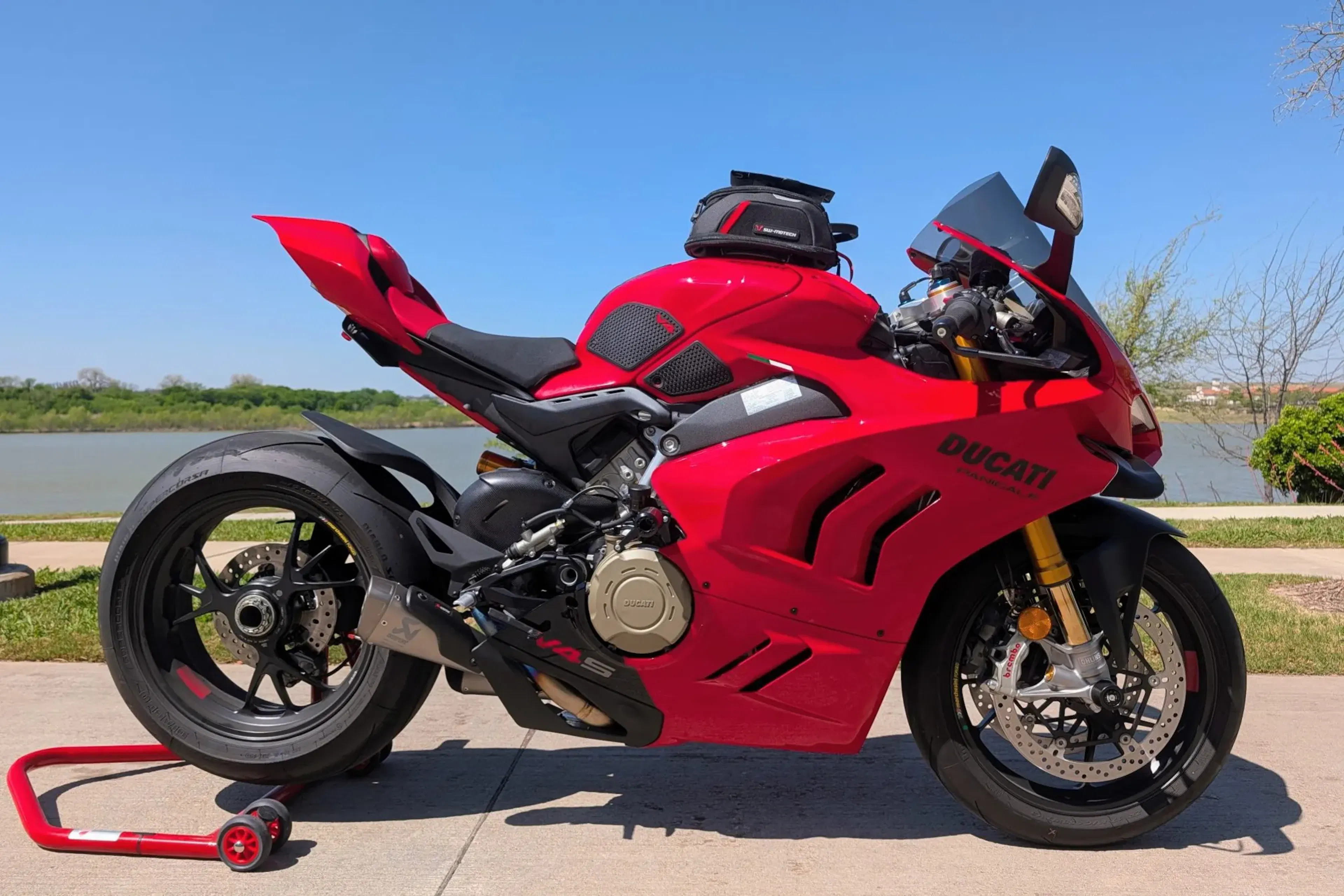 2024 Ducati Panigale VIN ZDMDAGWW8RB007139 | Hagerty Valuation Tools®